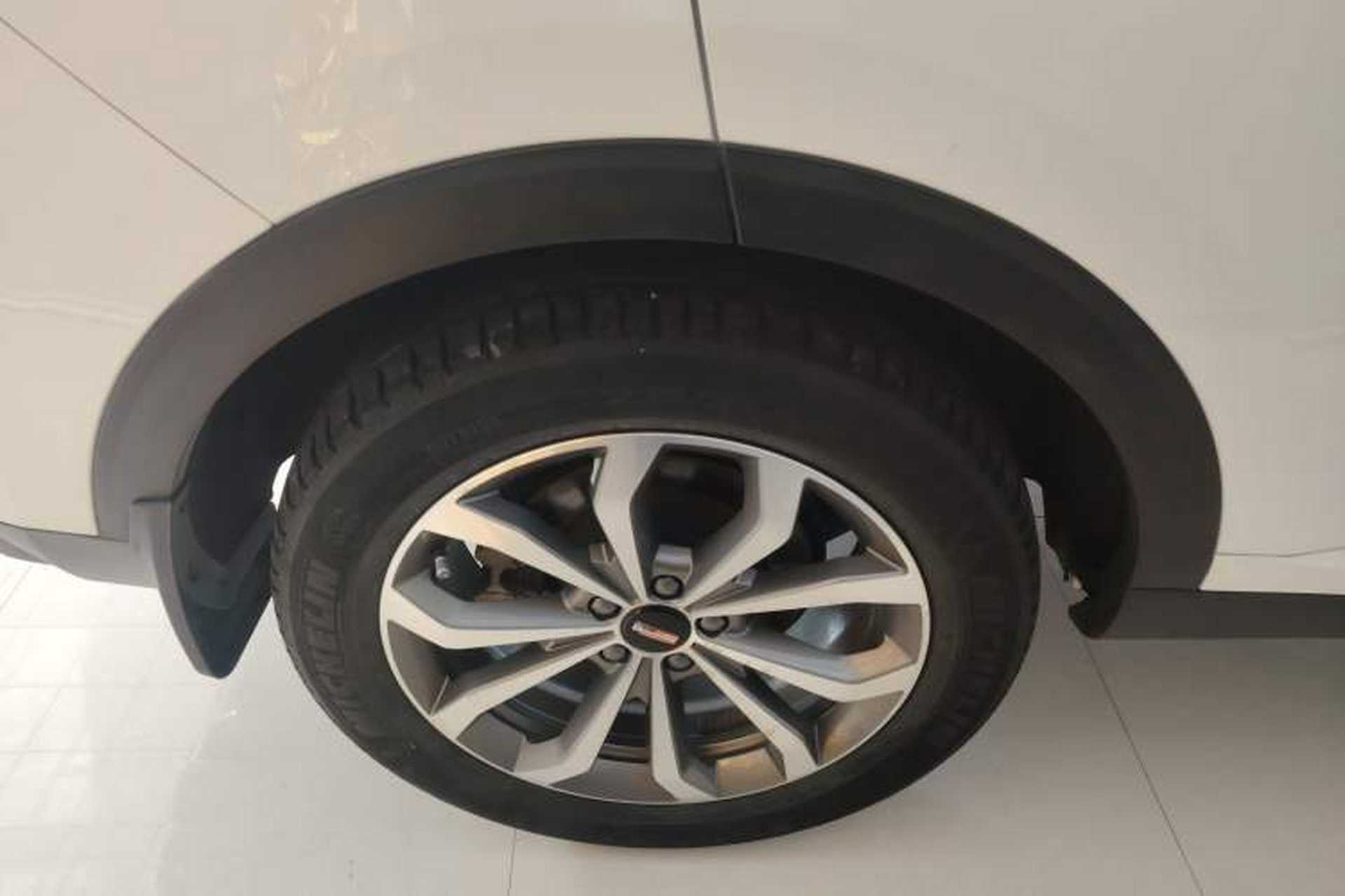 Used Wey VV6 2019 2.0T Two-Wheel-Drive Ultra-Luxury Version China VI Standard Right Rear Wheel Hub