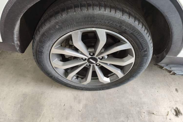 Used Wey VV6 2019 2.0T Two-Wheel-Drive Ultra-Luxury Version China VI Standard Right Rear Wheel Hub