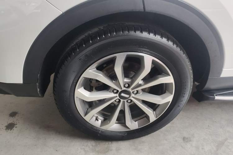 Used Wey VV6 2019 2.0T Two-Wheel-Drive Ultra-Luxury Version China VI Standard Right Rear Wheel Hub