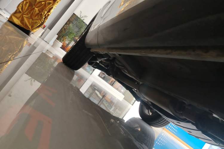 Used Wey VV6 2019 2.0T Two-Wheel-Drive Ultra-Luxury Version China VI Standard Right Side Sill