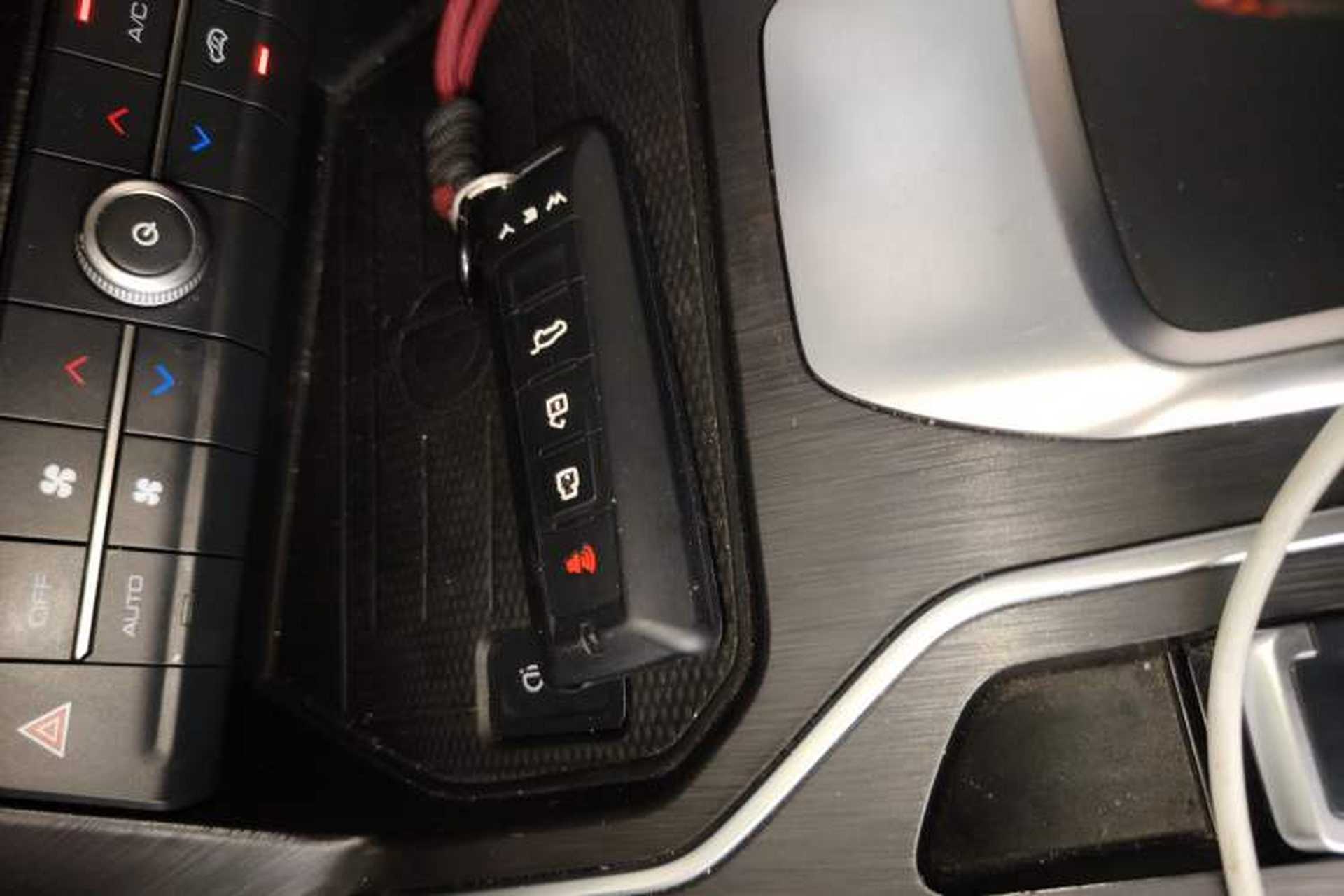 Used Wey VV6 2019 2.0T Two-Wheel-Drive Ultra-Luxury Version China VI Standard Vehicle Key