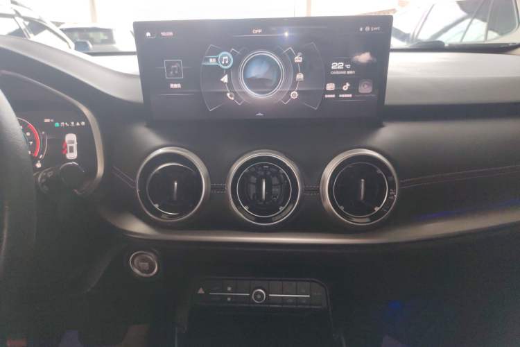 Used Wey VV6 2020 2.0T Two-Wheel Drive Smart Protection+ Audio And AC Panel