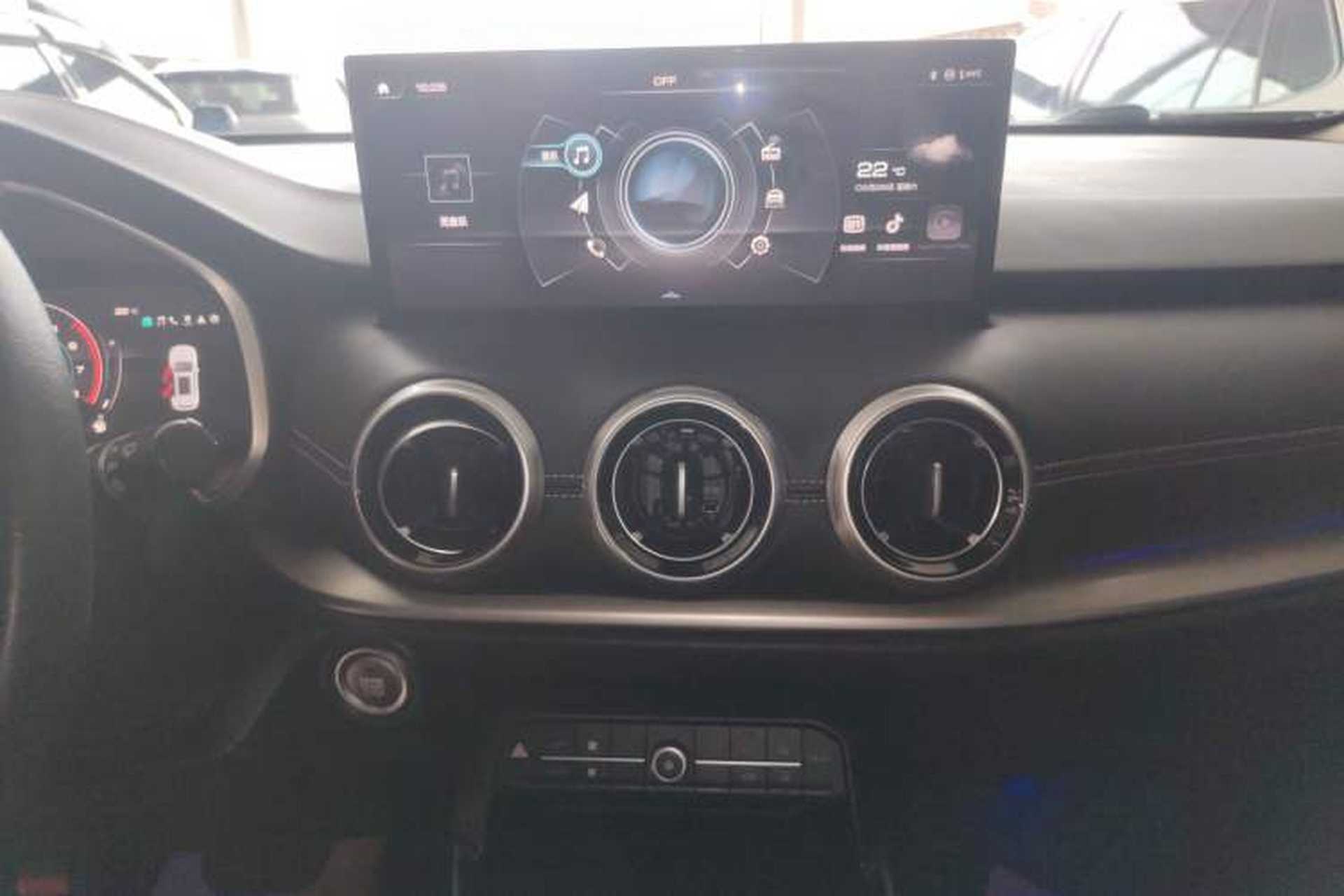 Used Wey VV6 2020 2.0T Two-Wheel Drive Smart Protection+ Audio And AC Panel