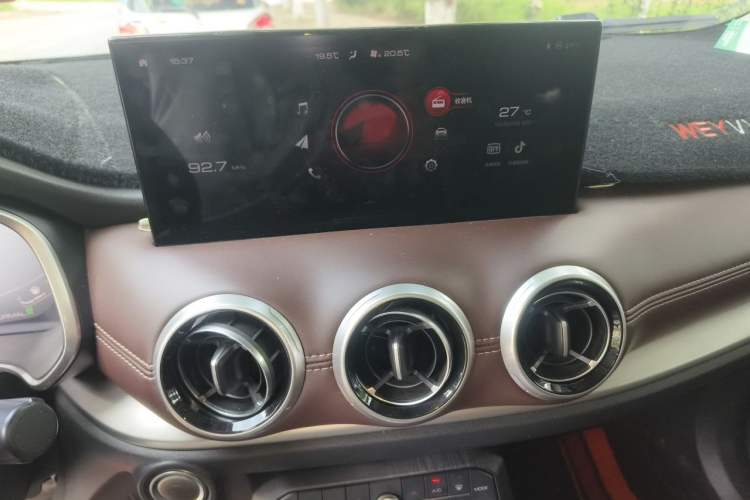 Used Wey VV6 2020 2.0T Two-Wheel Drive Smart Enjoyment+ Audio And AC Panel