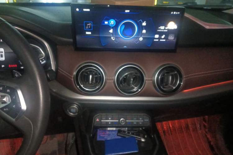 Used Wey VV6 2020 2.0T Two-Wheel Drive Smart Protection+ Audio And AC Panel