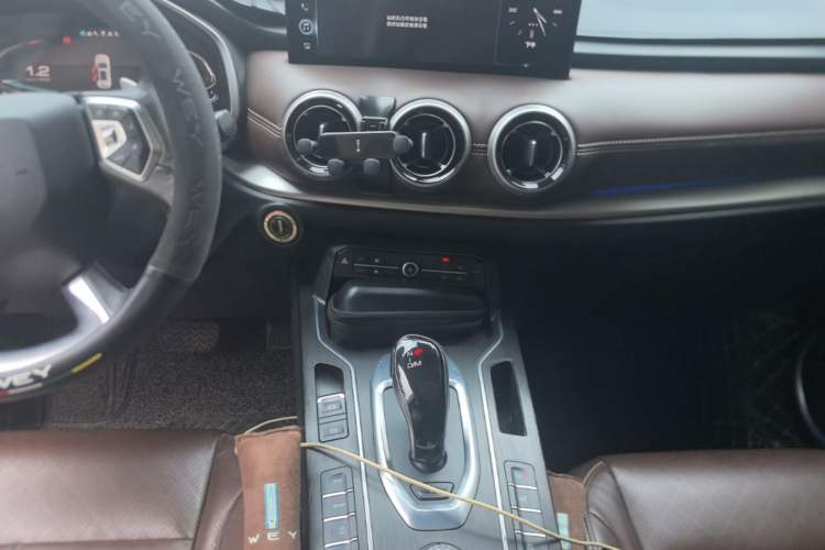 Used Wey VV6 2020 2.0T Two-Wheel Drive Smart Protection+ Audio And AC Panel