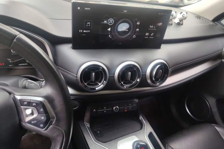 Used Wey VV6 2020 2.0T Two-Wheel Drive Smart Enjoyment+ Audio And AC Panel