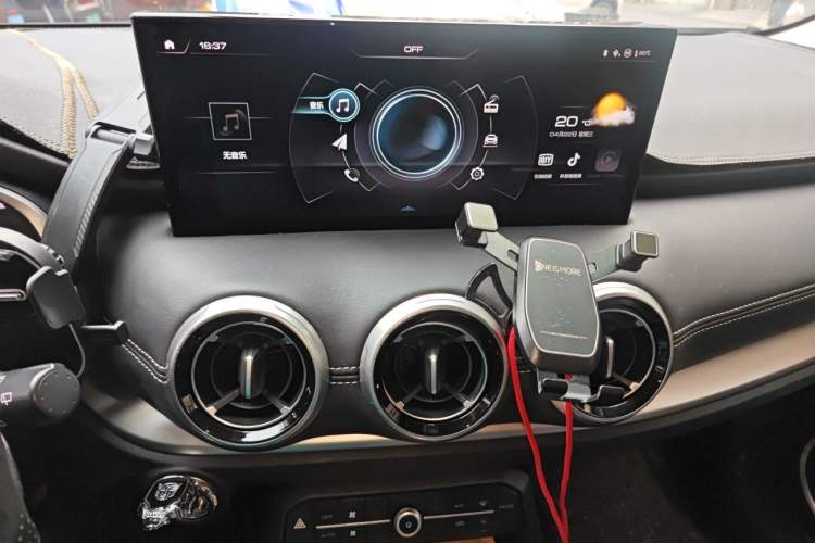 Used Wey VV6 2020 2.0T Four-Wheel Drive Zhiyu+ Audio And AC Panel