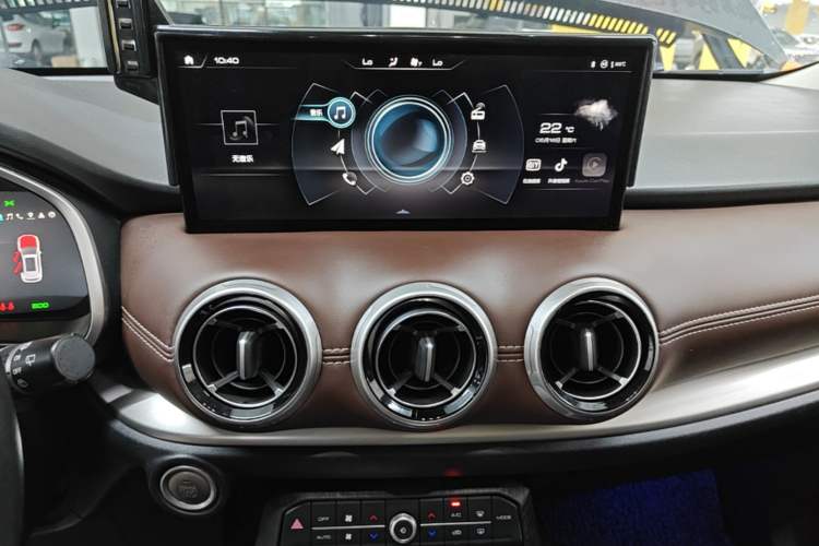Used Wey VV6 2020 2.0T Two-Wheel Drive Smart Protection+ Audio And AC Panel