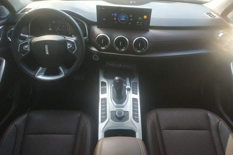 Used Wey VV6 2020 2.0T Four-Wheel Drive Zhiyu+ Center Console