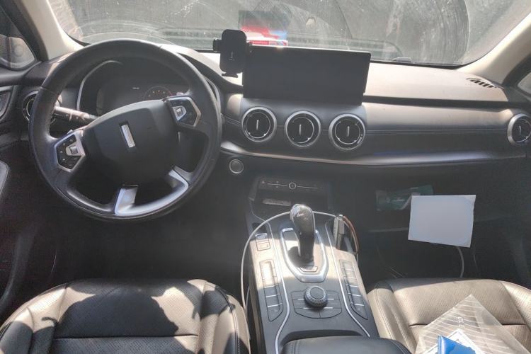 Used Wey VV6 2020 2.0T Two-Wheel Drive Smart Enjoyment+ Center Console
