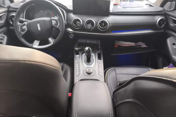 Used Wey VV6 2020 2.0T Two-Wheel Drive Smart Enjoyment+ Center Console