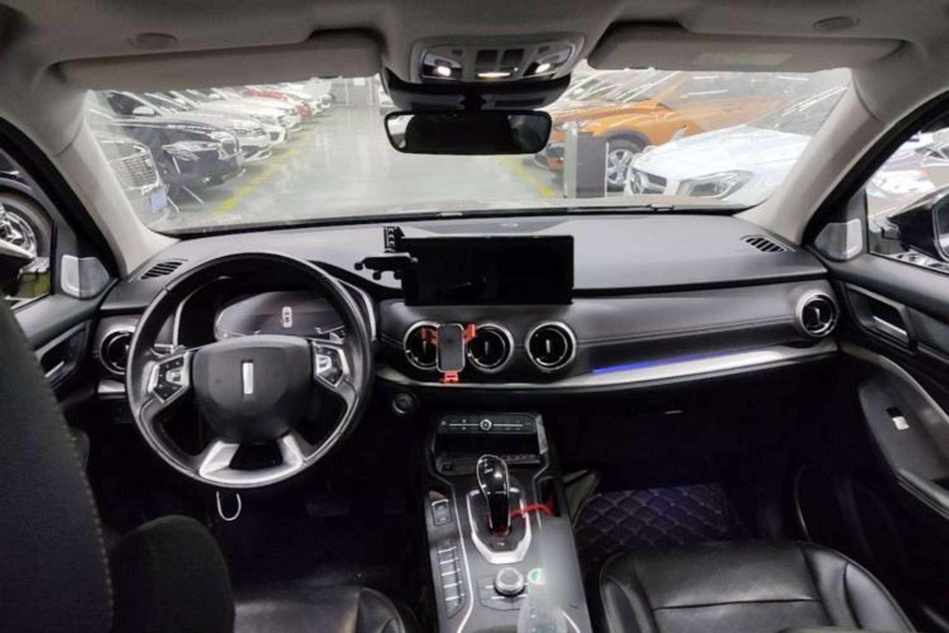 Used Wey VV6 2020 2.0T Two-Wheel Drive Smart Enjoyment+ Center Console