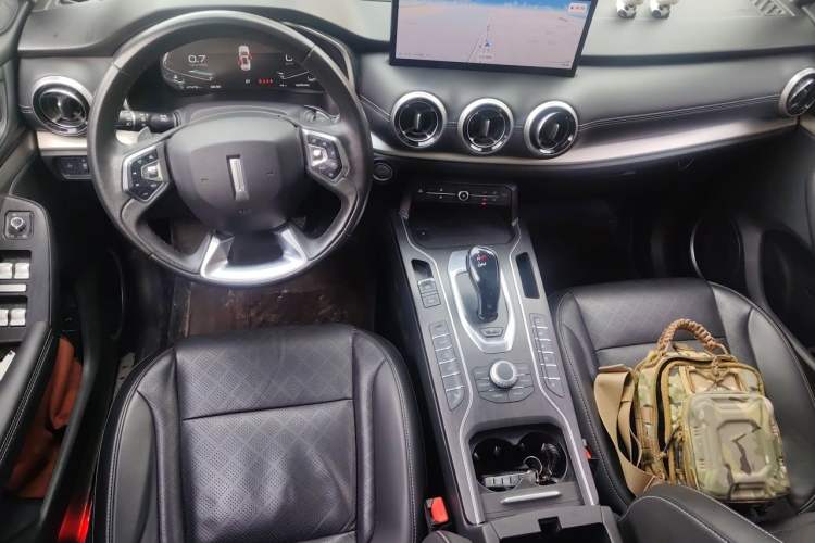 Used Wey VV6 2020 2.0T Two-Wheel Drive Smart Enjoyment+ Center Console