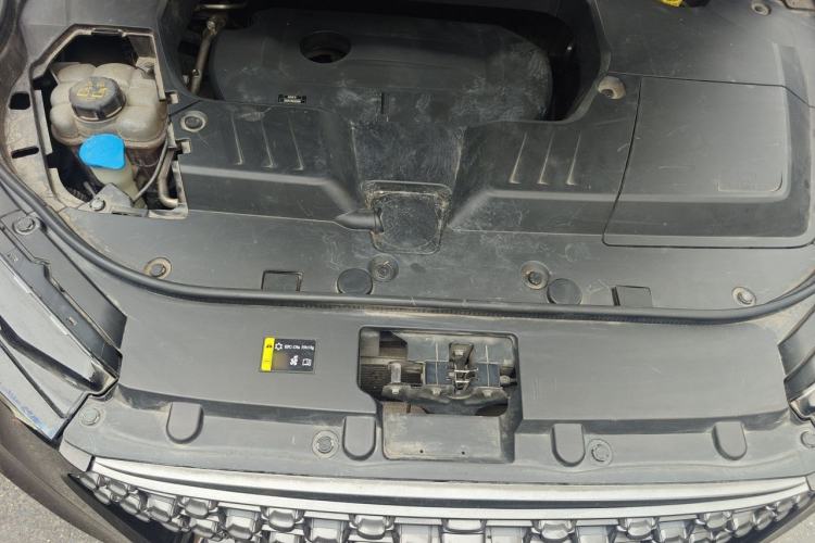 Used Wey VV6 2020 2.0T Two-Wheel Drive Smart Enjoyment+ Engine Bay