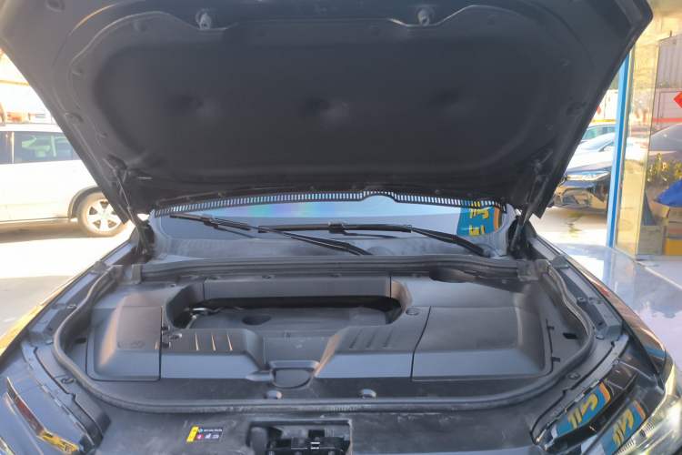 Used Wey VV6 2020 2.0T Two-Wheel Drive Smart Enjoyment+ Engine Bay