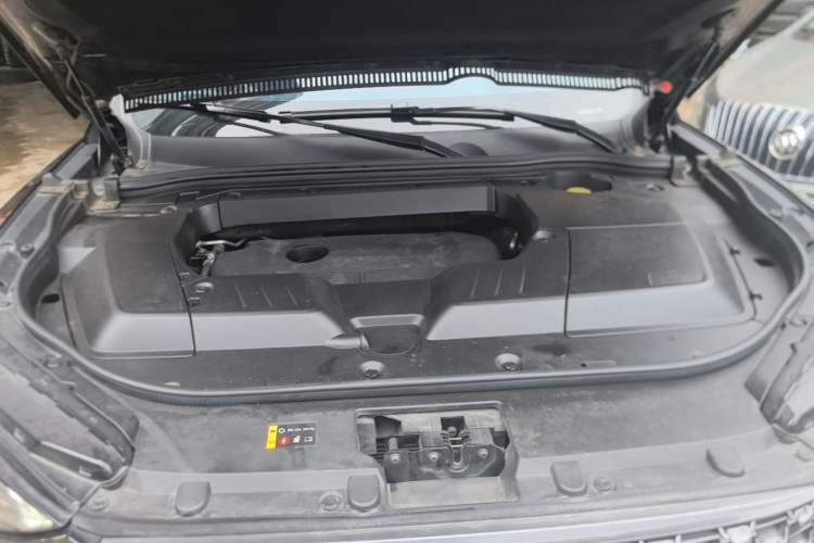 Used Wey VV6 2020 2.0T Two-Wheel Drive Smart Protection+ Engine Bay