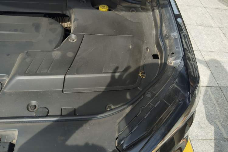 Used Wey VV6 2020 2.0T Two-Wheel Drive Smart Protection+ Engine Bay Left