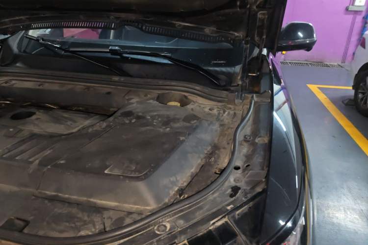 Used Wey VV6 2020 2.0T Two-Wheel Drive Smart Enjoyment+ Engine Bay Left