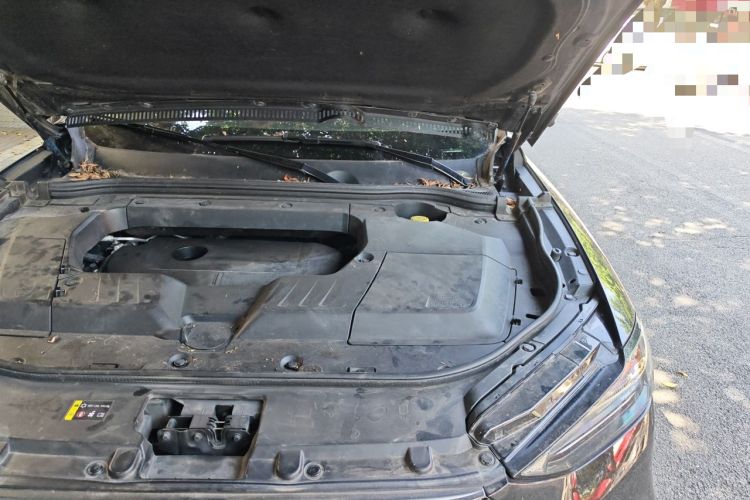 Used Wey VV6 2020 2.0T Two-Wheel Drive Smart Protection+ Engine Bay Left