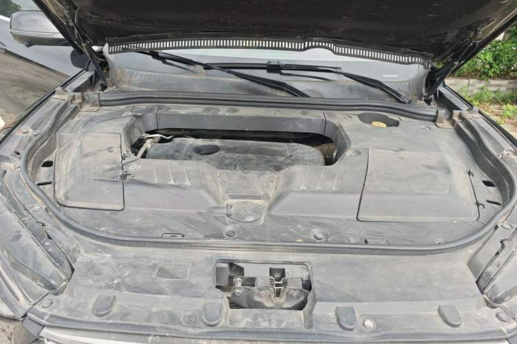 Used Wey VV6 2020 2.0T Two-Wheel Drive Smart Protection+ Engine Bay
