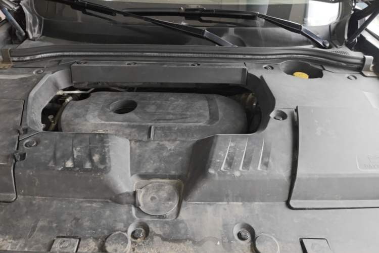 Used Wey VV6 2020 2.0T Two-Wheel Drive Smart Enjoyment+ Engine Bay