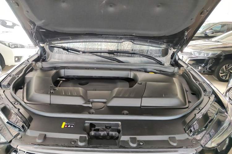 Used Wey VV6 2020 2.0T Two-Wheel Drive Smart Protection+ Engine Bay
