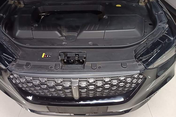 Used Wey VV6 2020 2.0T Two-Wheel Drive Smart Enjoyment+ Engine Bay