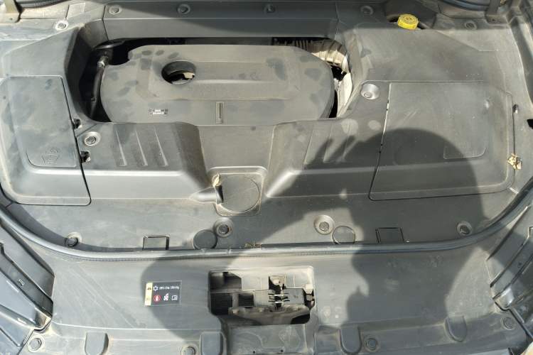 Used Wey VV6 2020 2.0T Two-Wheel Drive Smart Protection+ Engine Bay