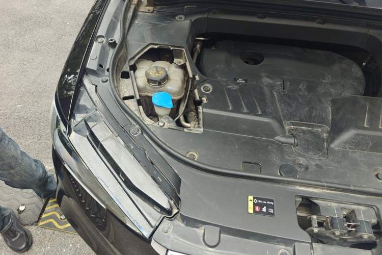 Used Wey VV6 2020 2.0T Two-Wheel Drive Smart Enjoyment+ Engine Bay Right