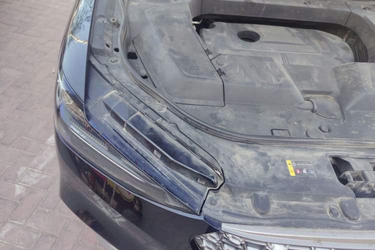 Used Wey VV6 2020 2.0T Two-Wheel Drive Smart Protection+ Engine Bay Right