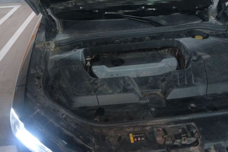 Used Wey VV6 2020 2.0T Two-Wheel Drive Smart Protection+ Engine Bay Right
