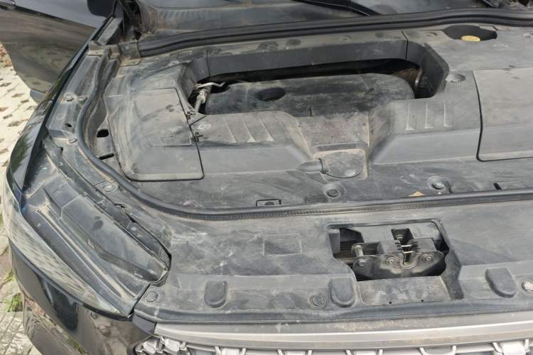 Used Wey VV6 2020 2.0T Two-Wheel Drive Smart Protection+ Engine Bay Right