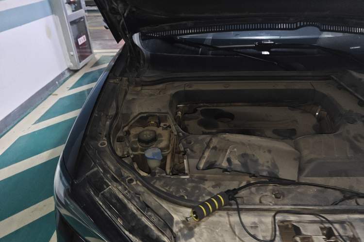 Used Wey VV6 2020 2.0T Two-Wheel Drive Smart Enjoyment+ Engine Bay Right