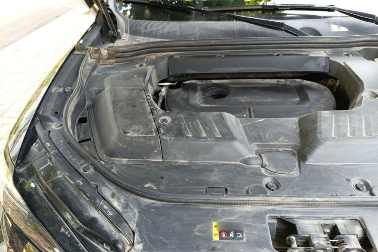 Used Wey VV6 2020 2.0T Two-Wheel Drive Smart Protection+ Engine Bay Right