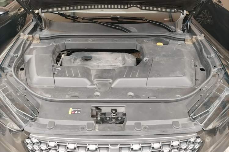Used Wey VV6 2020 2.0T Two-Wheel Drive Smart Protection+ Engine Bay