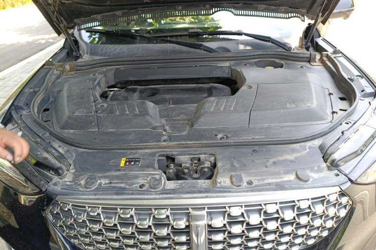 Used Wey VV6 2020 2.0T Two-Wheel Drive Smart Protection+ Engine Bay
