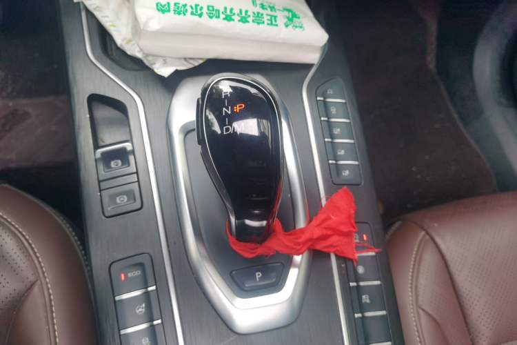 Used Wey VV6 2020 2.0T Four-Wheel Drive Zhiyu+ Gear Lever