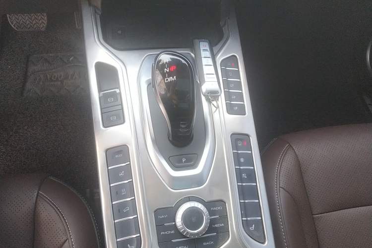 Used Wey VV6 2020 2.0T Four-Wheel Drive Zhiyu+ Gear Lever