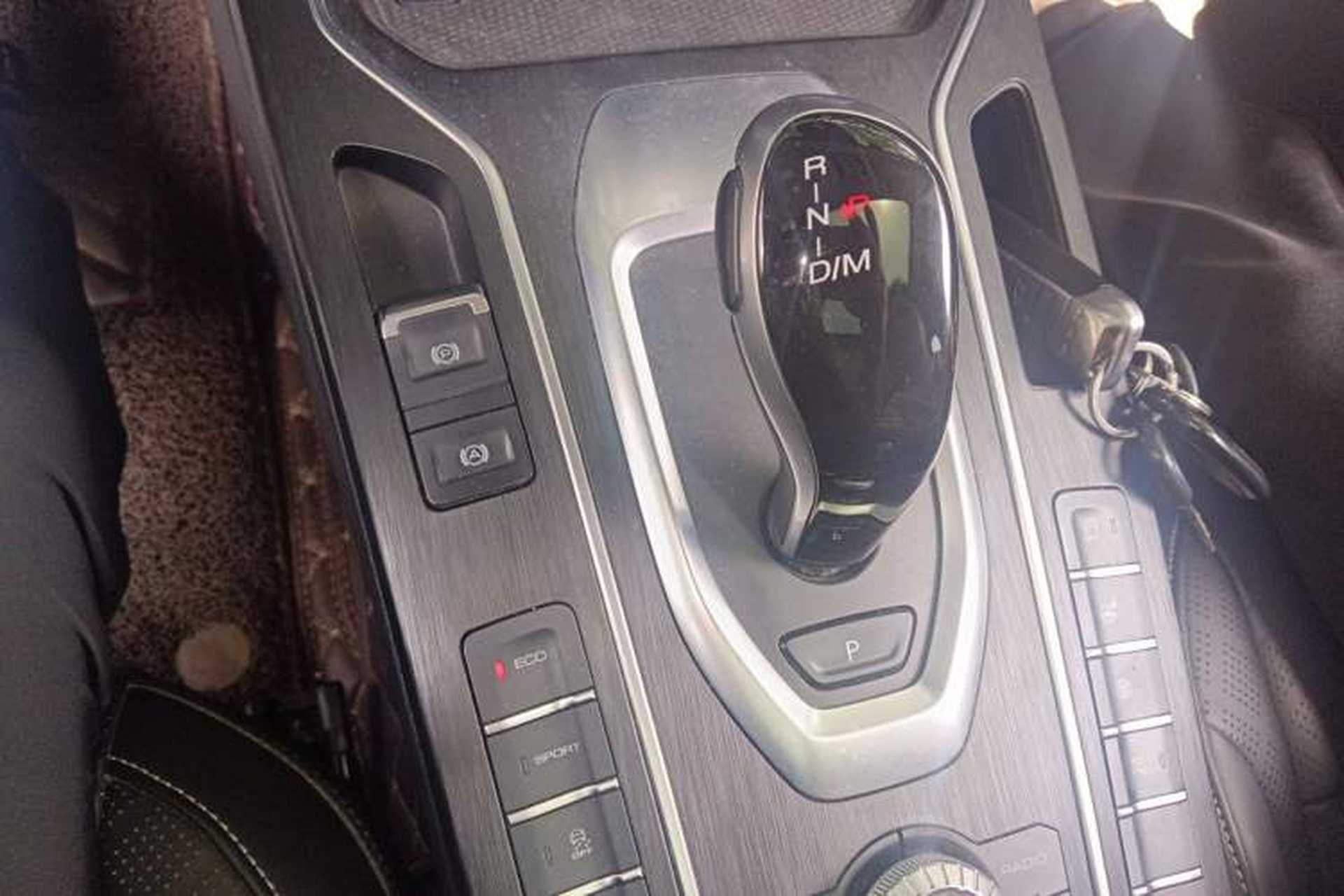 Used Wey VV6 2020 2.0T Two-Wheel Drive Smart Enjoyment+ Gear Lever