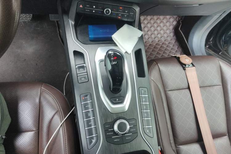 Used Wey VV6 2020 2.0T Two-Wheel Drive Smart Protection+ Gear Lever