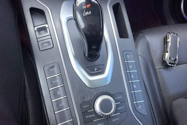 Used Wey VV6 2020 2.0T Two-Wheel Drive Smart Enjoyment+ Gear Lever