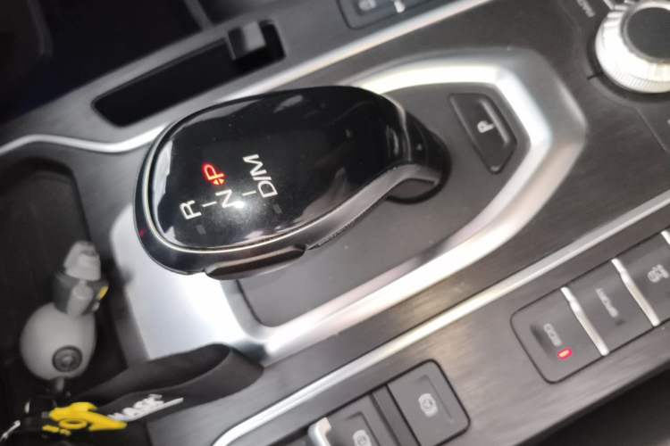 Used Wey VV6 2020 2.0T Two-Wheel Drive Smart Enjoyment+ Gear Lever