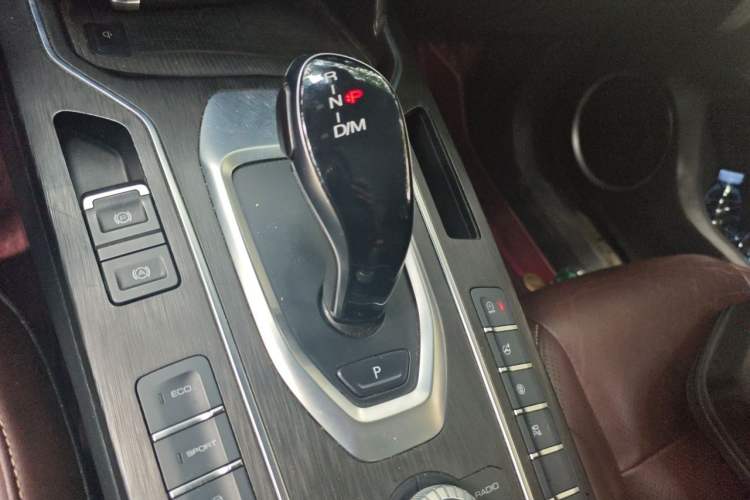 Used Wey VV6 2020 2.0T Two-Wheel Drive Smart Enjoyment+ Gear Lever