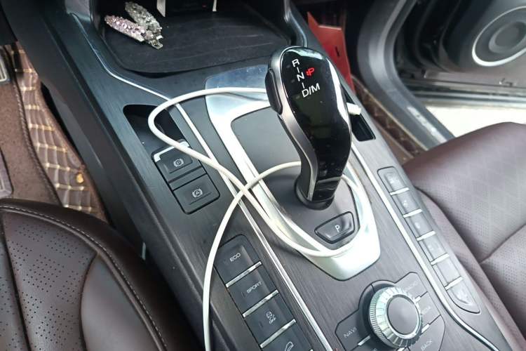 Used Wey VV6 2020 2.0T Two-Wheel Drive Smart Protection+ Gear Lever