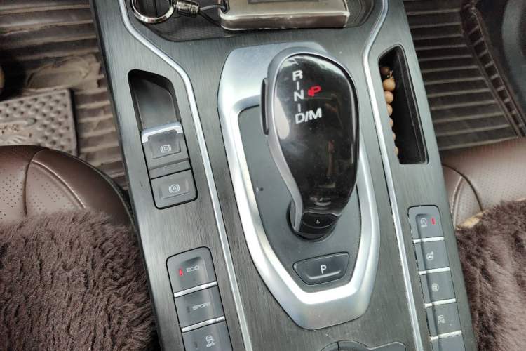 Used Wey VV6 2020 2.0T Two-Wheel Drive Collie SmartDrive+ Gear Lever