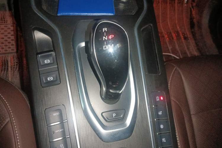Used Wey VV6 2020 2.0T Two-Wheel Drive Smart Protection+ Gear Lever