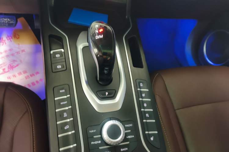 Used Wey VV6 2020 2.0T Two-Wheel Drive Zhiyue+ Gear Lever