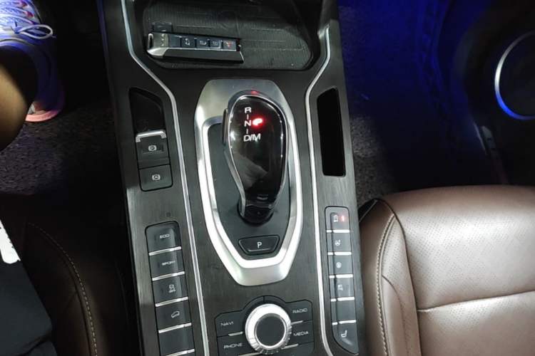 Used Wey VV6 2020 2.0T Two-Wheel Drive Zhiyue+ Gear Lever