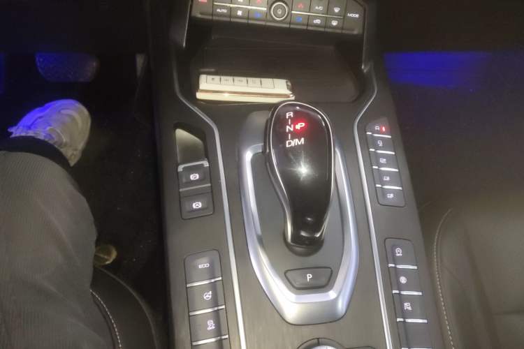 Used Wey VV6 2020 2.0T Four-Wheel Drive Zhiyu+
